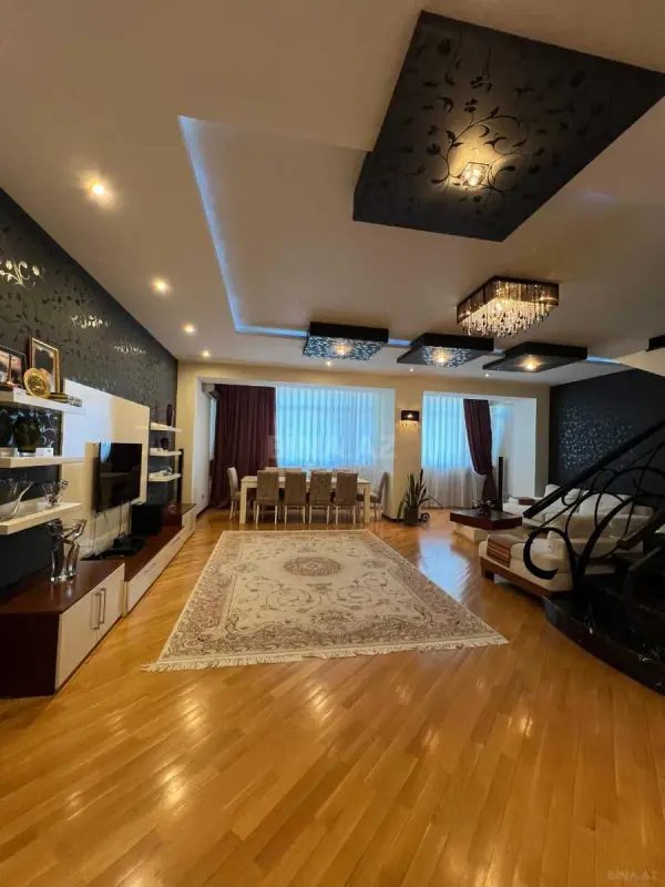 Satılır 3 otaqlı mənzil 166 m²