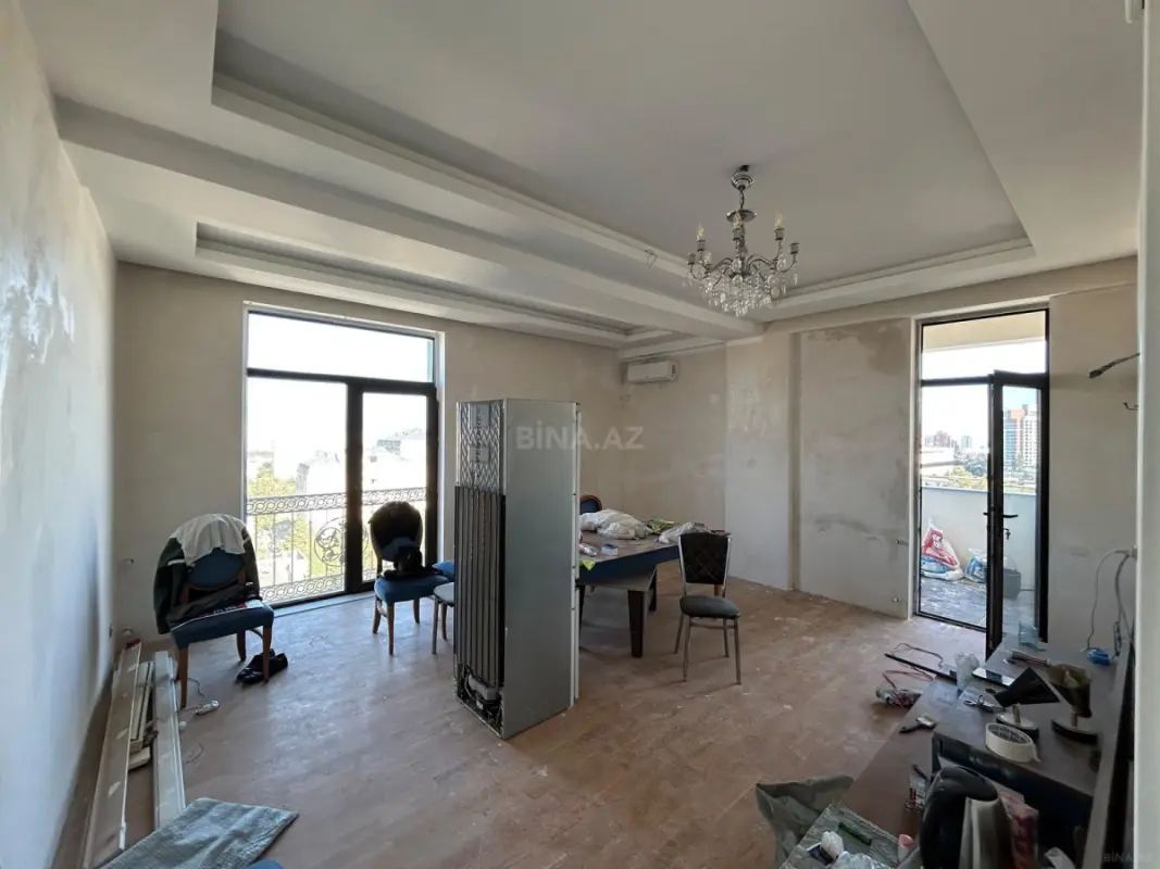 Satılır 3 otaqlı mənzil 105 m²