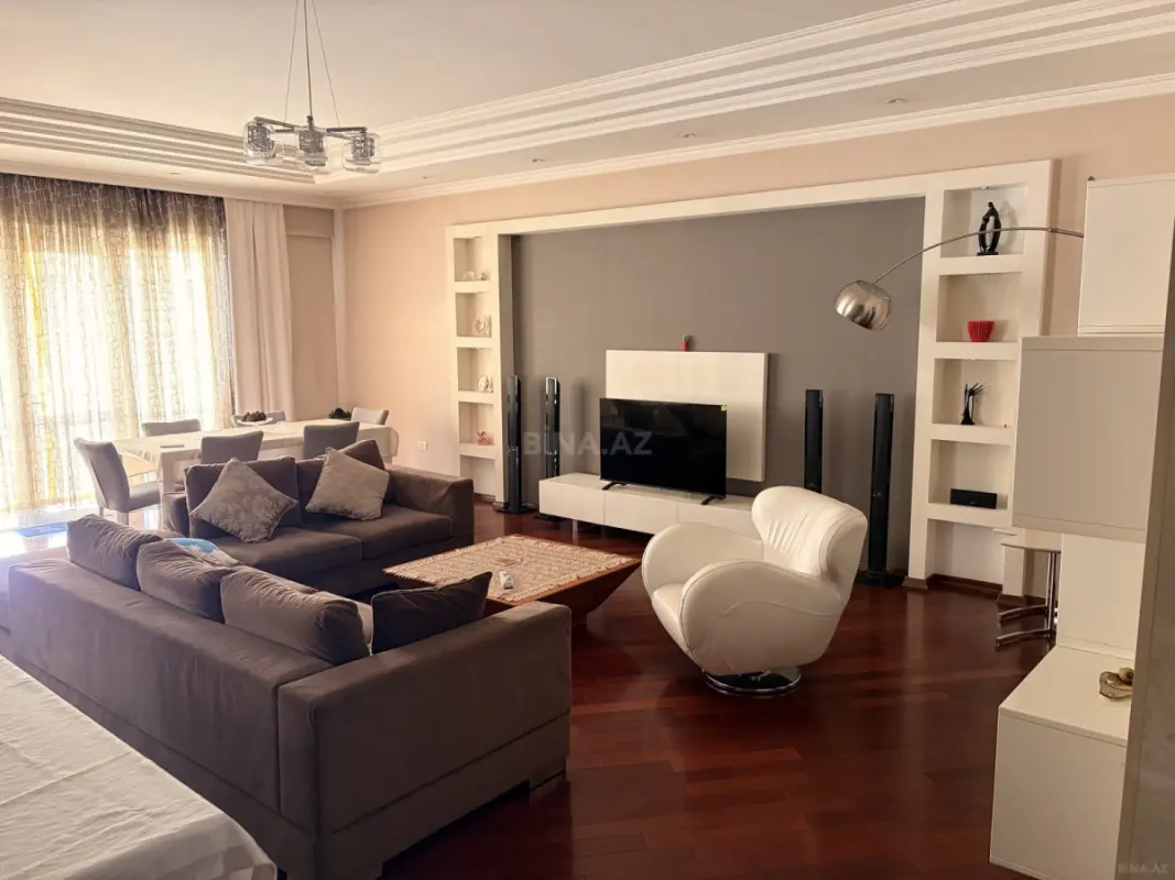 Kirayə verilir 3 otaqlı mənzil 125 m²
