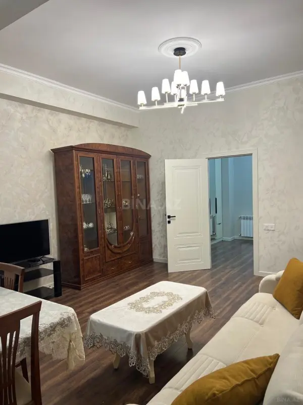 Kirayə verilir 2 otaqlı mənzil 80 m²