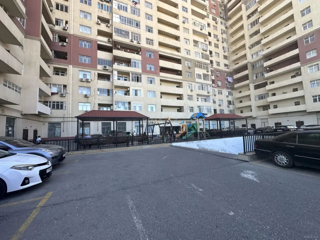 Satılır 2 otaqlı mənzil 76 m²