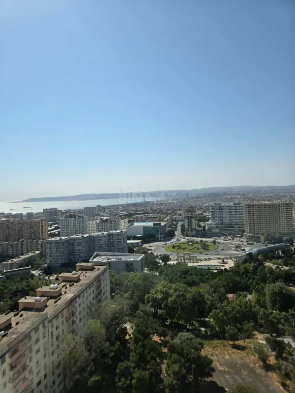 Satılır 3 otaqlı mənzil 106 m²