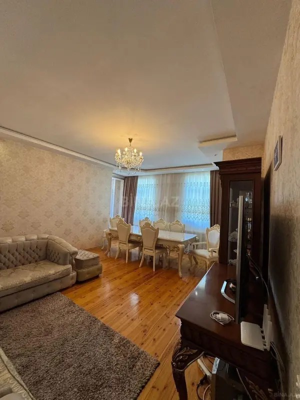 Satılır 3 otaqlı mənzil 107 m²