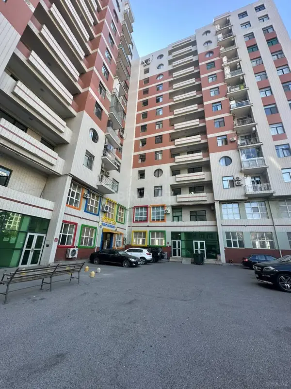 Kirayə verilir 3 otaqlı mənzil 130 m²