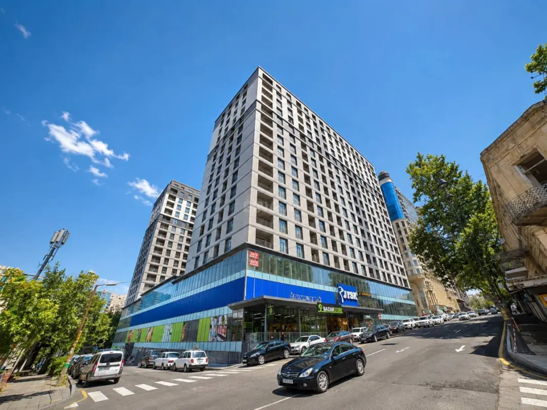 Satılır 3 otaqlı mənzil 146 m²
