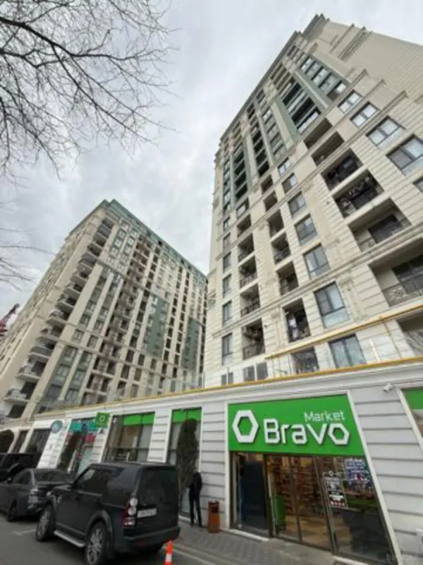 Satılır 3 otaqlı mənzil 134 m²