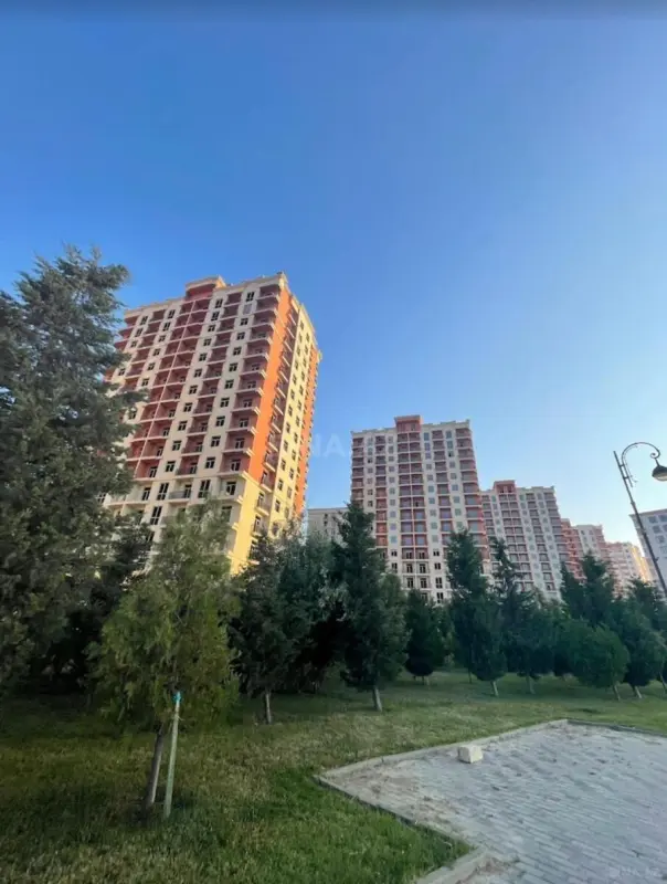Satılır 3 otaqlı mənzil 108 m²