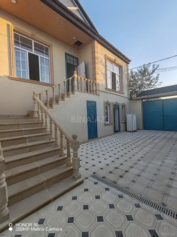 Satılır 7 otaqlı həyət evi 180 m²
