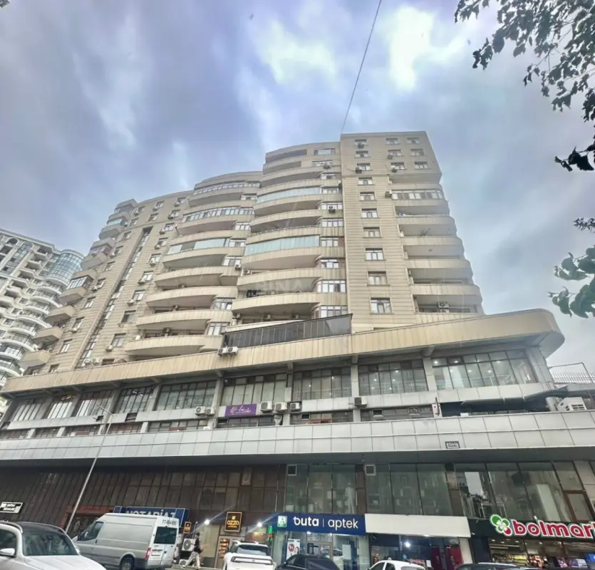 Satılır 3 otaqlı mənzil 116 m²