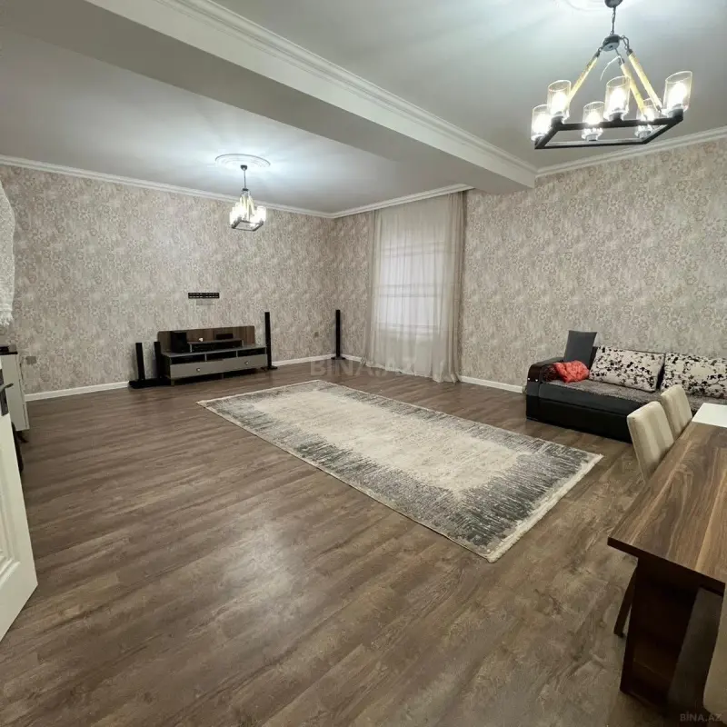 Satılır 5 otaqlı həyət evi 230 m²