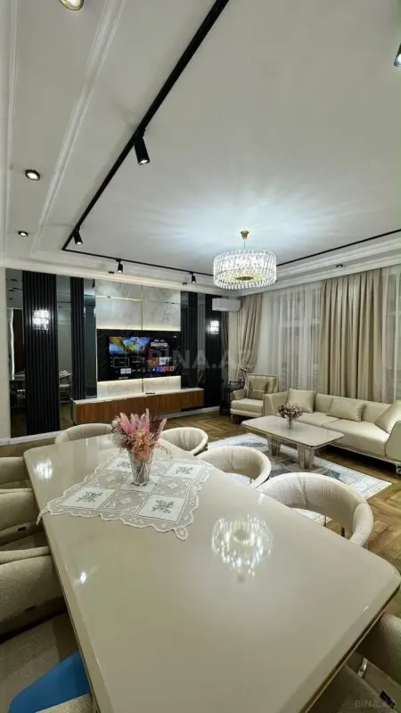 Satılır 3 otaqlı mənzil 146 m²
