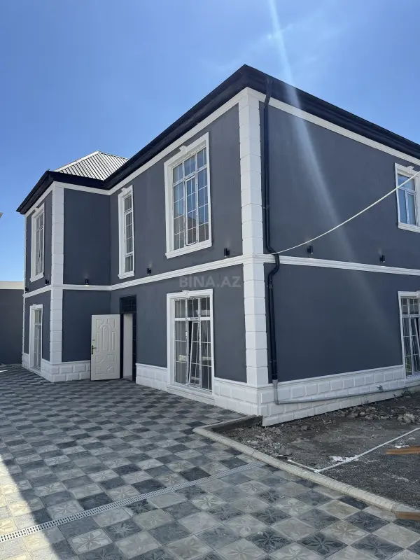 Satılır 7 otaqlı həyət evi 200 m²