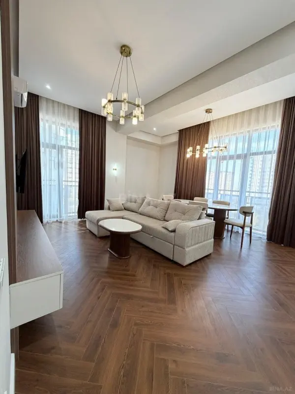 Kirayə verilir 3 otaqlı mənzil 133 m²