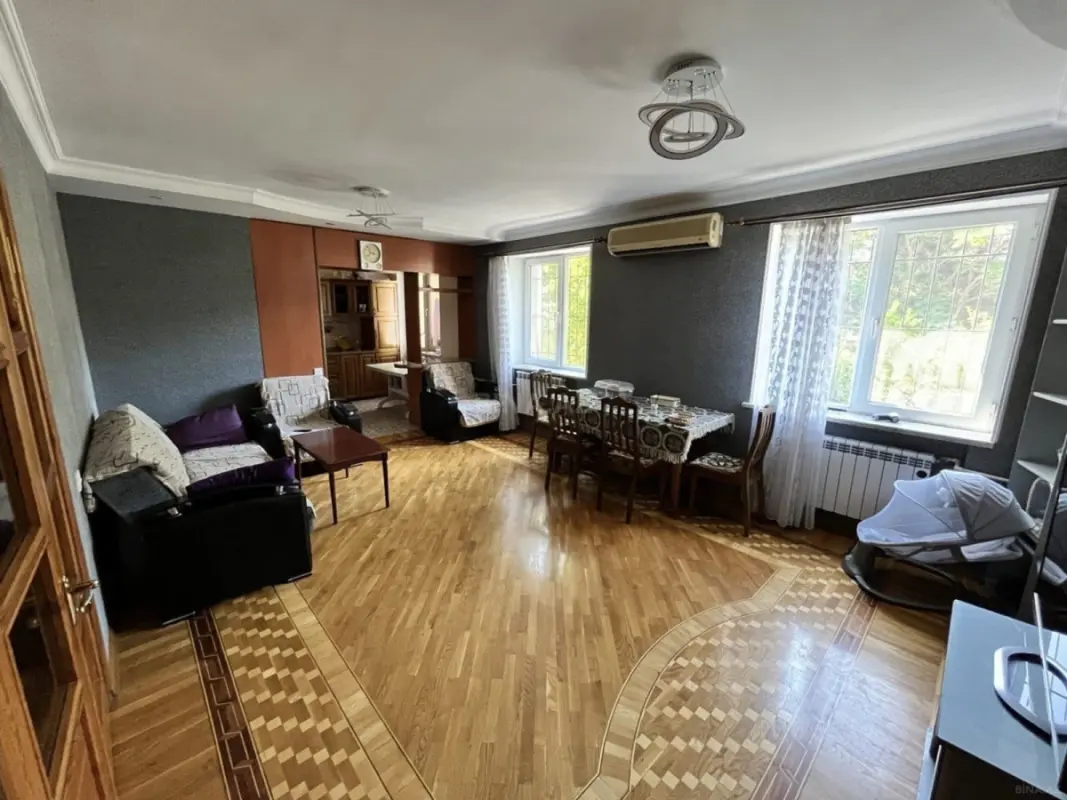 Satılır 4 otaqlı mənzil 130 m²