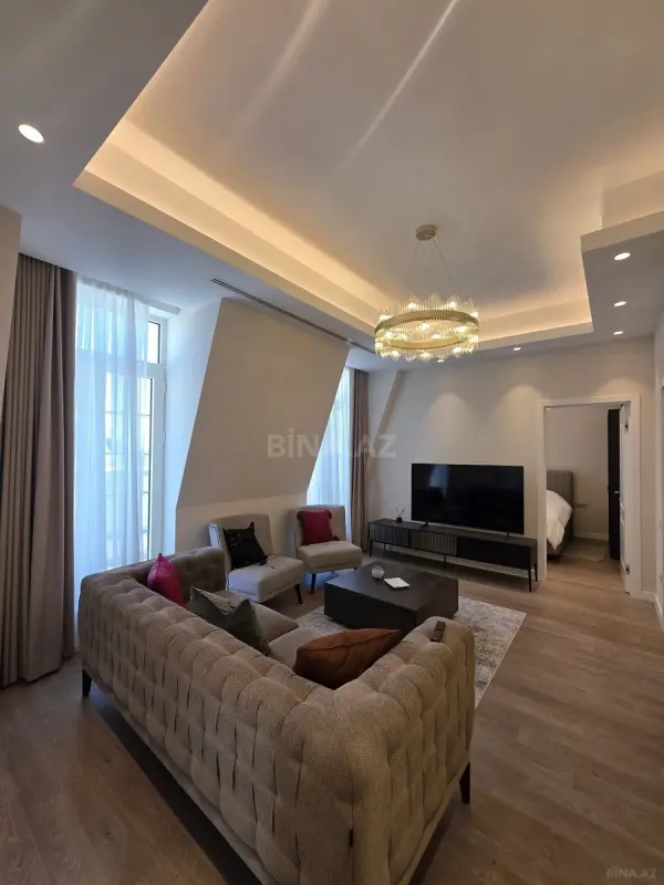 Satılır 2 otaqlı mənzil 83 m²