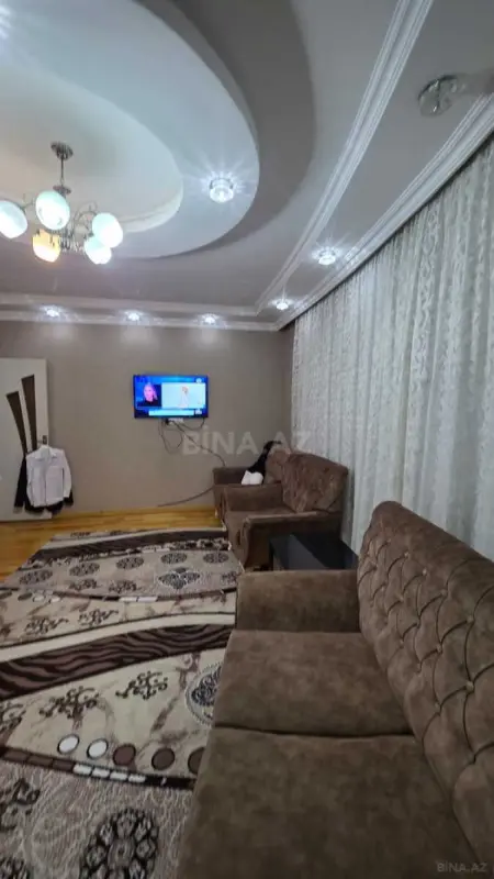 Satılır 4 otaqlı mənzil 138 m²