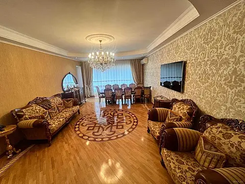 Kirayə verilir 3 otaqlı mənzil 160 m² — Bakı, Nizami 3 otaq 160.00 m²
