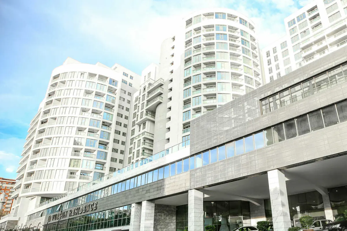 Satılır 4 otaqlı mənzil 202 m²