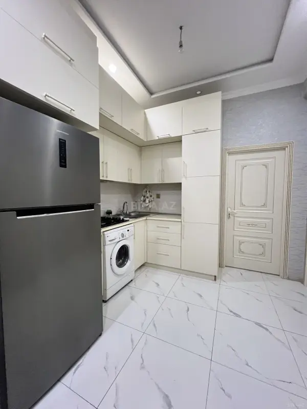 Kirayə verilir 2 otaqlı mənzil 75 m²