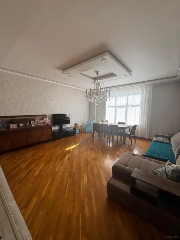 Satılır 2 otaqlı mənzil 110 m²