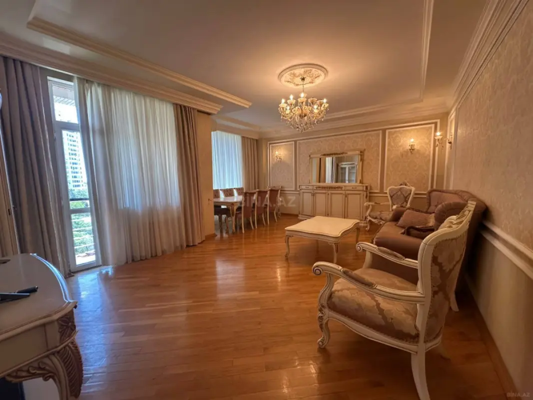 Kirayə verilir 3 otaqlı mənzil 130 m²