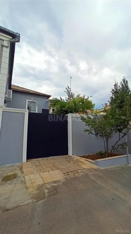 Satılır 6 otaqlı həyət evi 200 m²