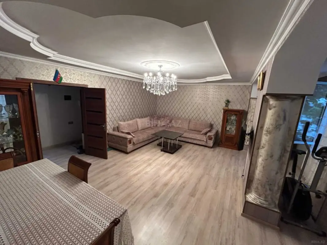 Satılır 4 otaqlı mənzil 110 m²