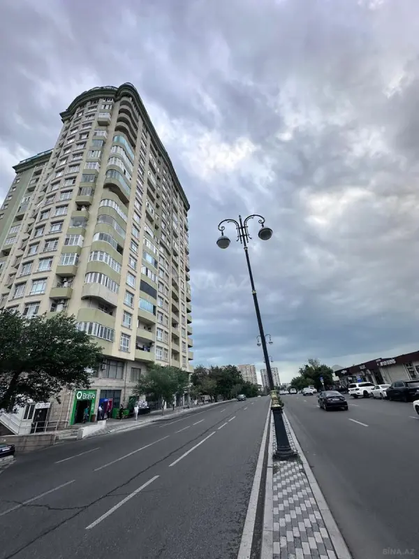 Satılır 3 otaqlı mənzil 108 m²