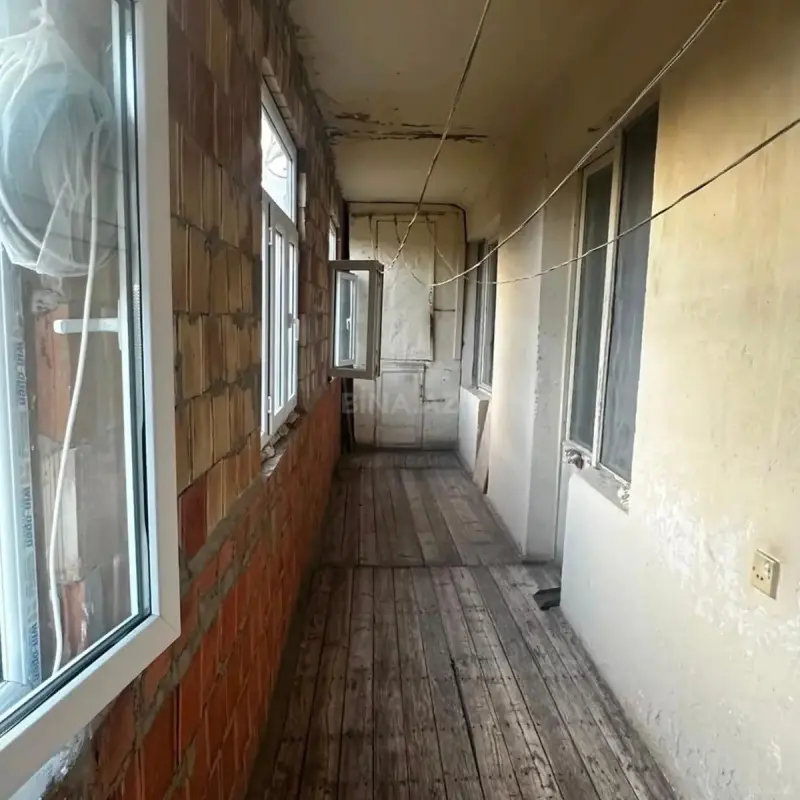 Satılır 5 otaqlı mənzil 120 m²