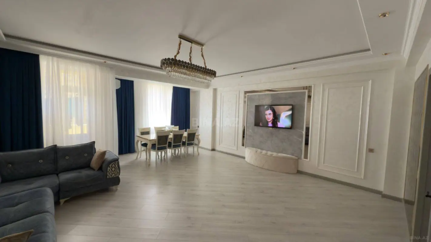 Satılır 3 otaqlı mənzil 132 m²