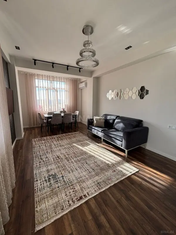 Satılır 3 otaqlı mənzil 110 m²