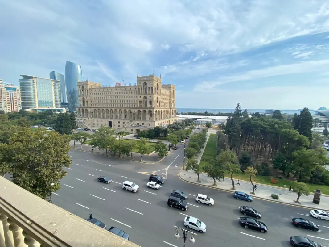 Kirayə verilir 3 otaqlı mənzil 120 m²