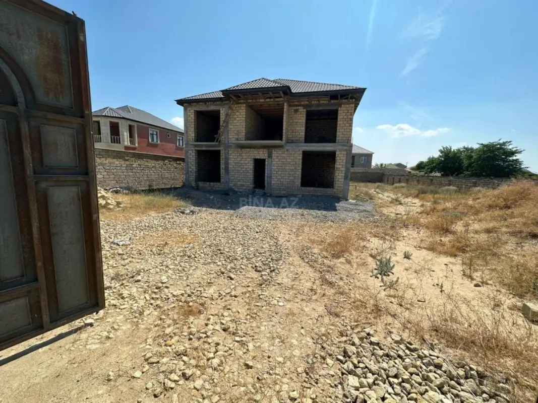 Satılır 7 otaqlı həyət evi 450 m²