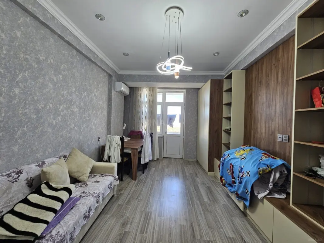 Satılır 1 otaqlı mənzil 42 m²