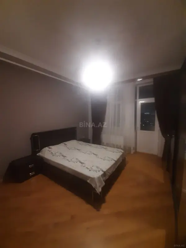 Kirayə verilir 3 otaqlı mənzil 130 m²