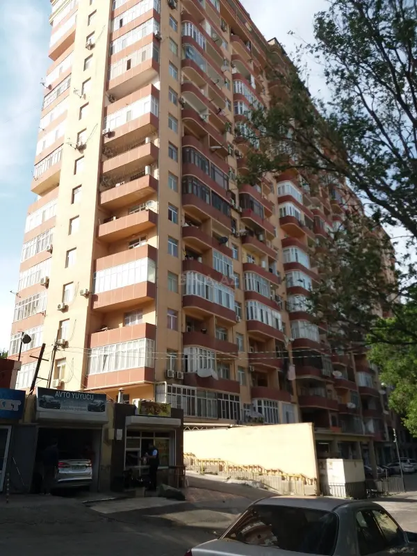 Satılır 1 otaqlı mənzil 68 m²
