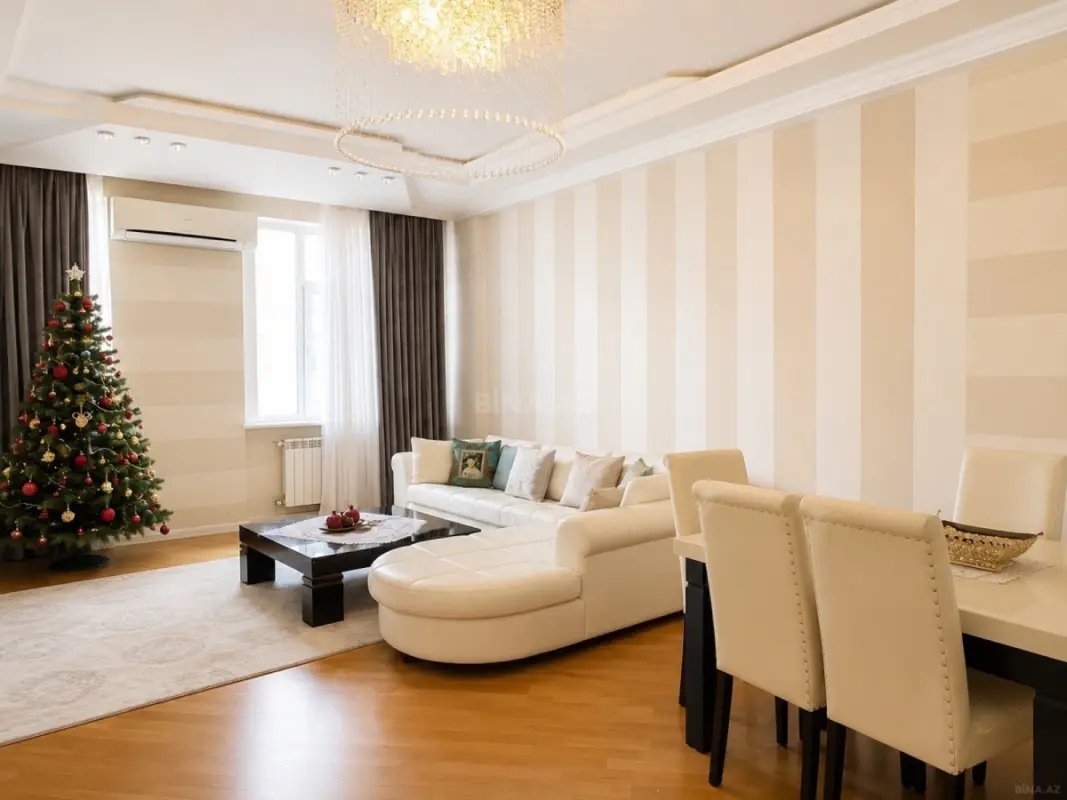 Satılır 3 otaqlı mənzil 135 m²