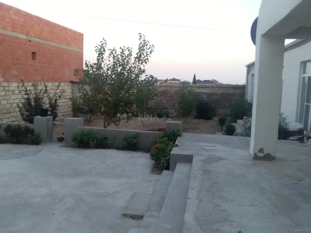 Satılır 6 otaqlı həyət evi 749 m²