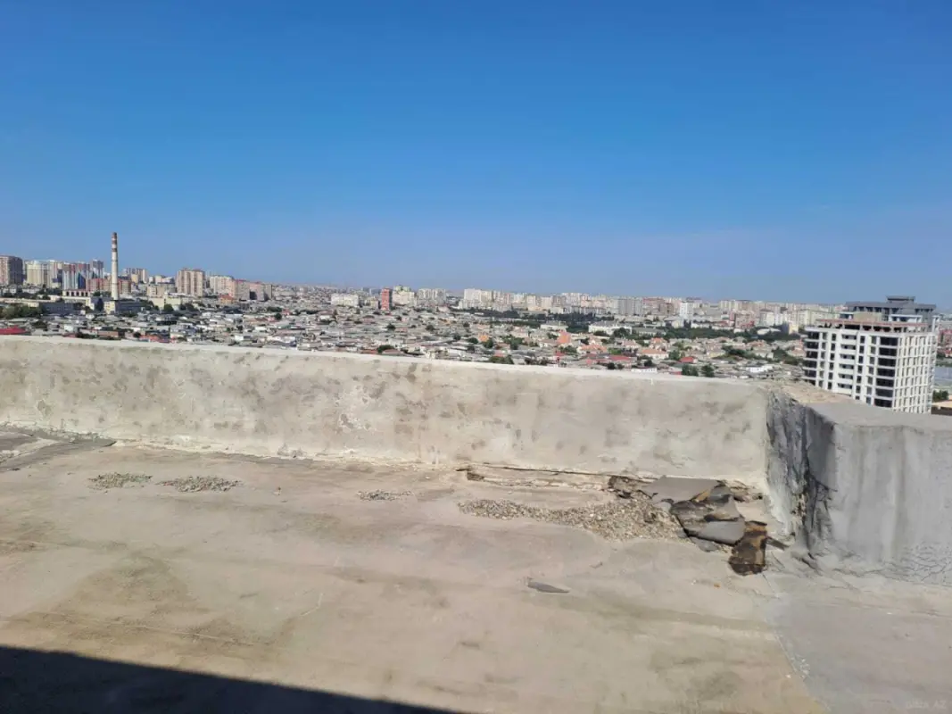 Satılır 4 otaqlı mənzil 500 m²
