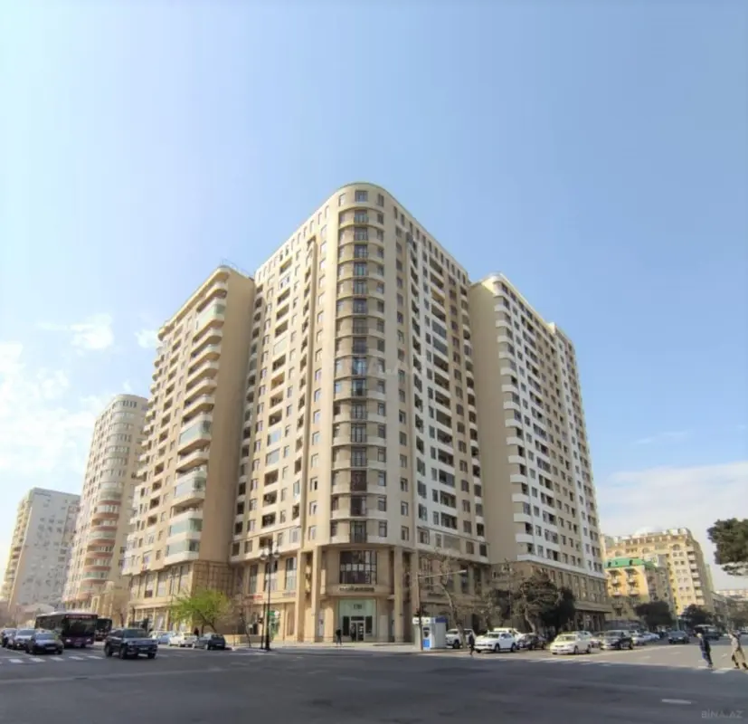 Kirayə verilir 4 otaqlı mənzil 210 m²
