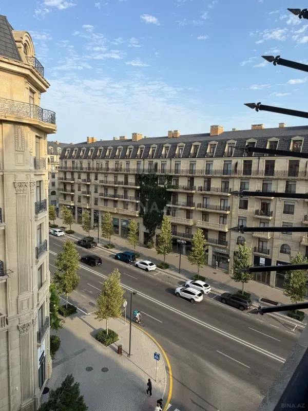 Satılır 3 otaqlı mənzil 170 m²