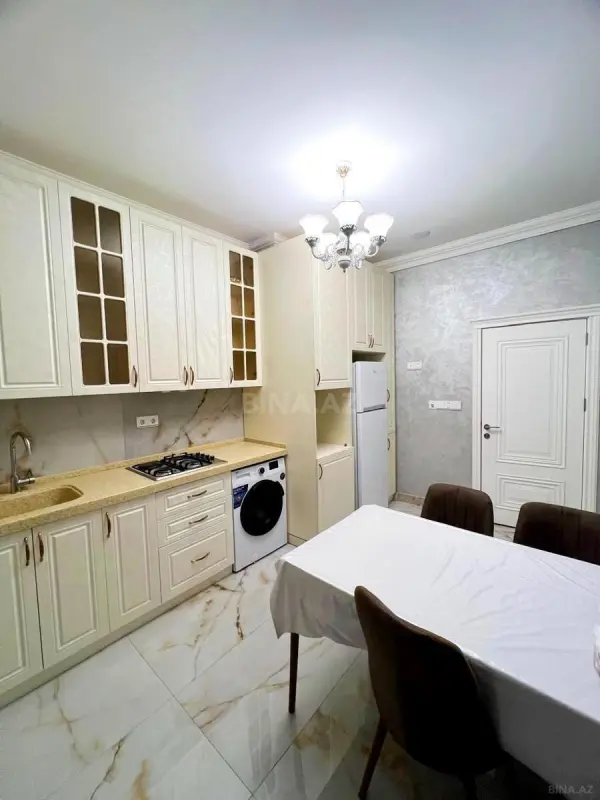 Kirayə verilir 2 otaqlı mənzil 84 m²