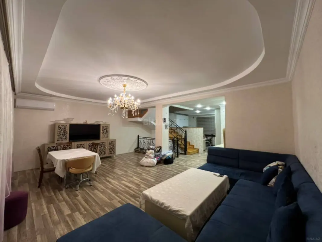 Satılır 4 otaqlı həyət evi 240 m²