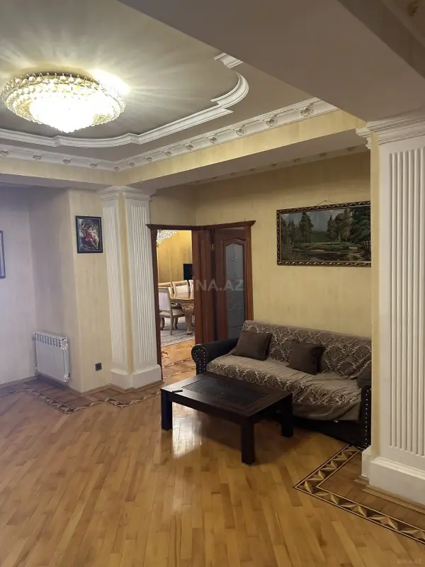 Kirayə verilir 3 otaqlı mənzil 130 m²