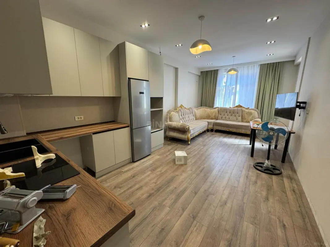 Kirayə verilir 4 otaqlı mənzil 120 m²