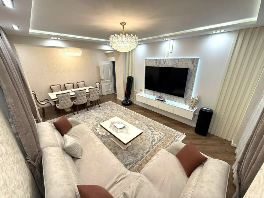 Satılır 4 otaqlı mənzil 127 m²