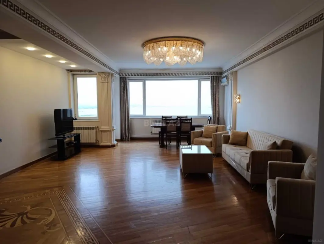 Kirayə verilir 3 otaqlı mənzil 176 m²