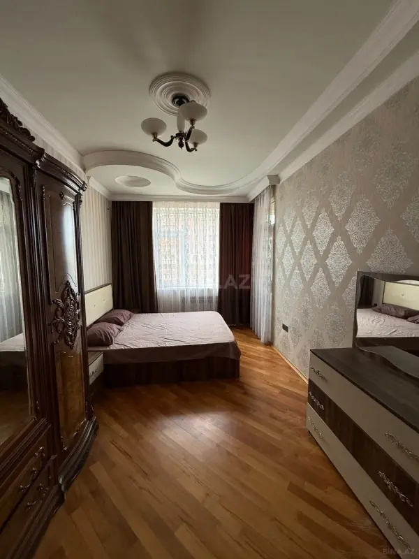 Kirayə verilir 3 otaqlı mənzil 120 m²