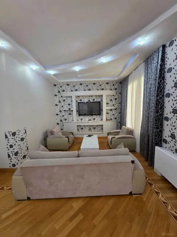 Kirayə verilir 3 otaqlı mənzil 152 m²
