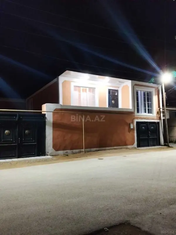 Satılır 6 otaqlı həyət evi 200 m²